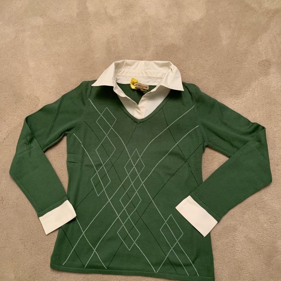 Notations Sweaters - Green sweater over white collared shirt